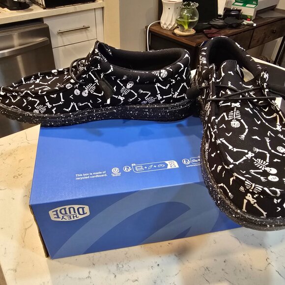 Hey Dude Wally Skeletons Glow in Dark Shoes Moccasin Men' Size 10 NEW RARE HTF - Picture 3 of 16
